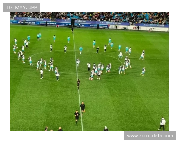 惠州红树林港湾足球队奋勇拼搏描绘绿色球场激情与团结力量 惠州红树林港湾足球队奋勇拼搏描绘绿色球场激情与团结力量