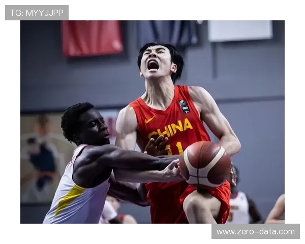 中国男篮迎战世界强队,拼搏精神再度点燃球迷热情