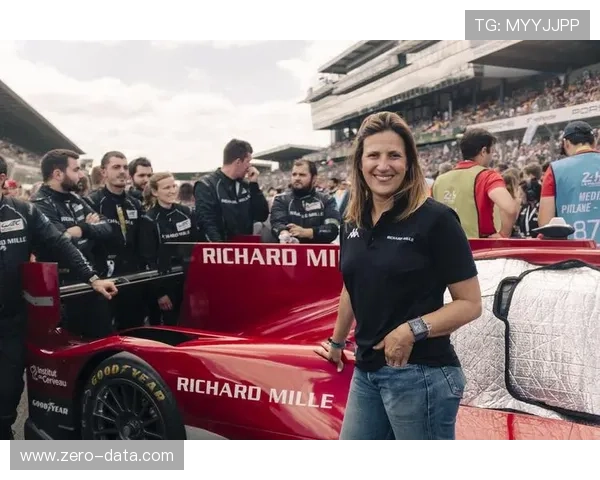车队争雄赛季临近F1战火再燃车手阵容大幅变动引发车迷热议声浪